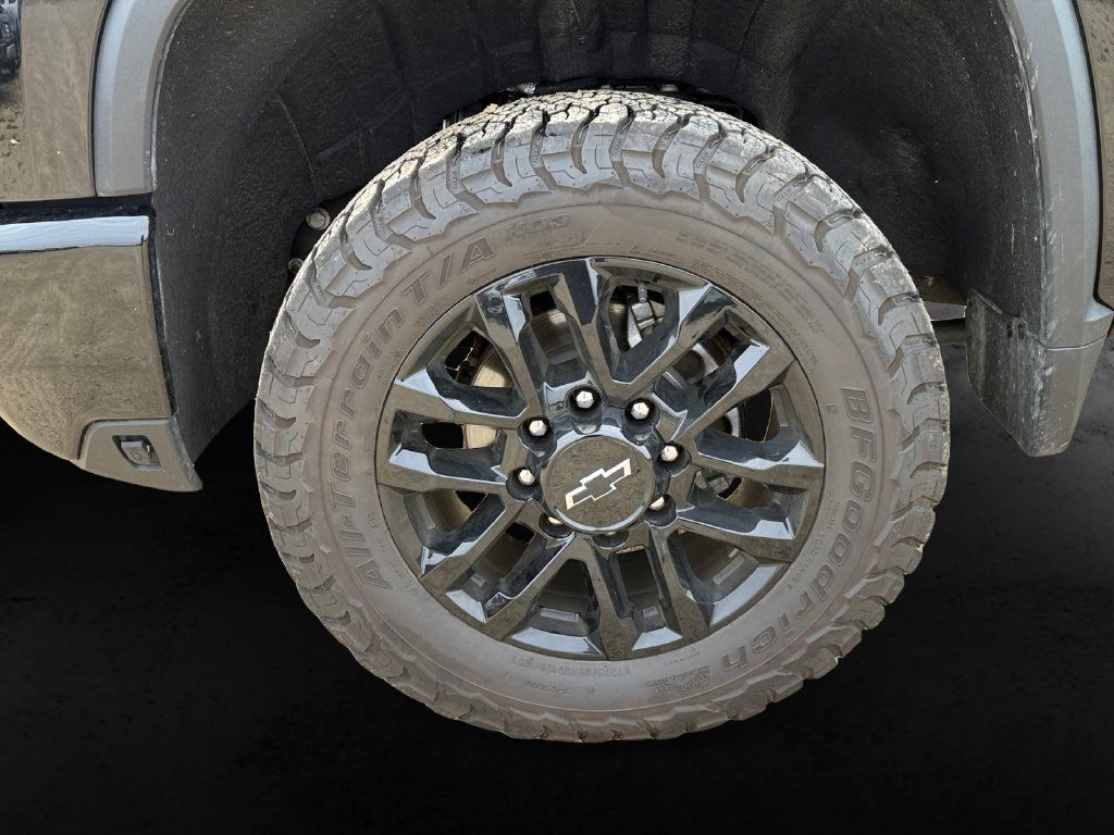 Used 2025 Chevrolet Silverado 2500 LT w/ Trail Boss Package AWD/4WD image 13