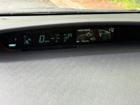 Used 2015 Toyota Prius Four w/ Deluxe Solar Roof Package FWD image 16