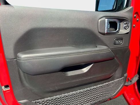 Used 2023 Jeep Gladiator Overland image 17