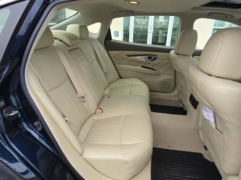 Used 2017 INFINITI Q70 L 3.7 image 17