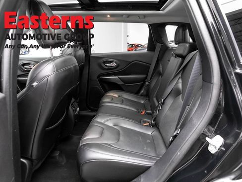 Used 2021 Jeep Cherokee Limited w/ Mopar Interior Package AWD/4WD image 23