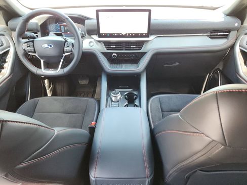 Used 2025 Ford Explorer ST image 14