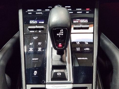 Used 2022 Porsche Cayenne image 39