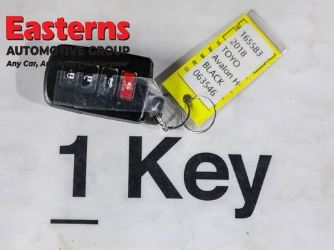 Used 2018 Toyota Avalon Limited image 23