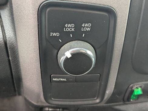 Used 2018 RAM 1500 ST w/ SXT Appearance Group AWD/4WD image 17