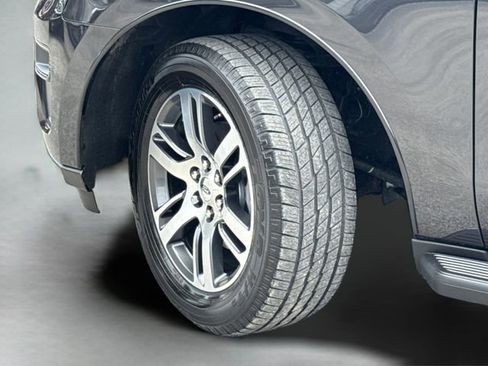 Used 2024 Ford Expedition XLT RWD image 48