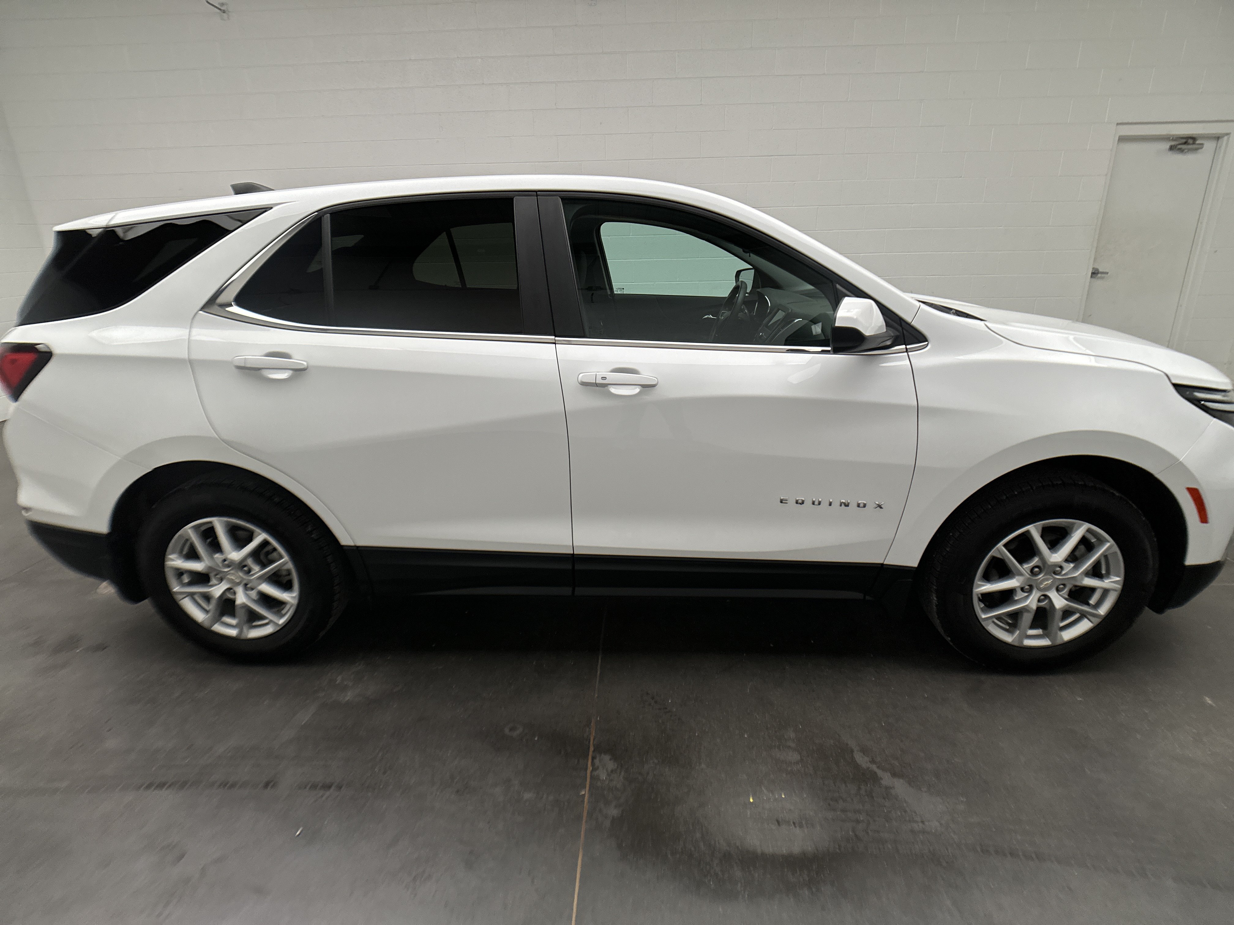 Used 2023 Chevrolet Equinox LT w/ LPO, Floor Liner Package AWD/4WD image 11