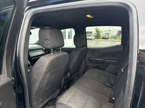 Used 2023 Chevrolet Colorado W/T AWD/4WD image 7