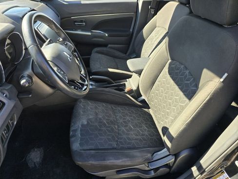 Used 2021 Mitsubishi Outlander Sport SE image 32