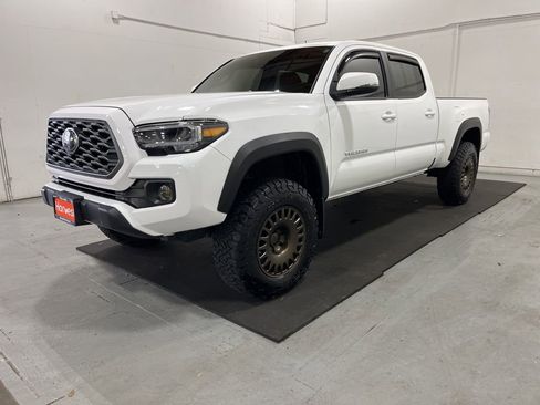 Used 2023 Toyota Tacoma TRD Off-Road w/ Technology Package image 3