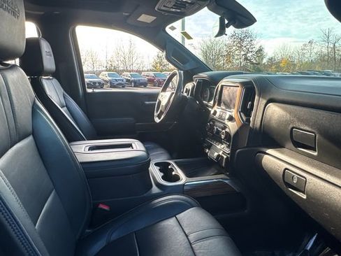Used 2021 Chevrolet Silverado 1500 High Country w/ Technology Package image 15