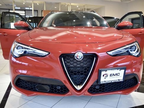 Used 2023 Alfa Romeo Stelvio Ti w/ Active Assist Plus Package image 2