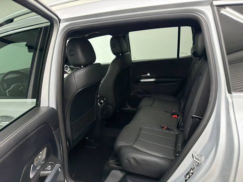 Used 2022 Mercedes-Benz GLB 250 w/ Premium Package Lite image 21