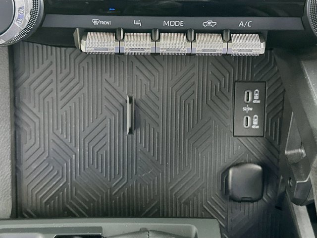 Used 2024 Toyota Tacoma TRD Sport AWD/4WD image 18