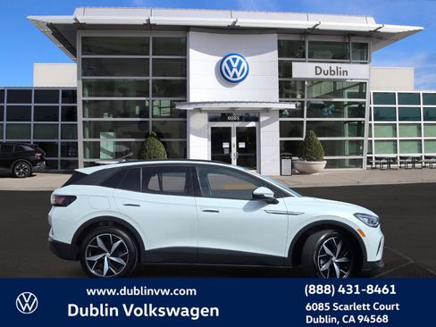 Used 2023 Volkswagen ID.4 Pro S image 3