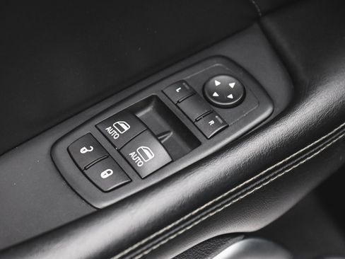 Used 2016 Dodge Challenger R/T Scat Pack w/ Leather Interior Group image 7