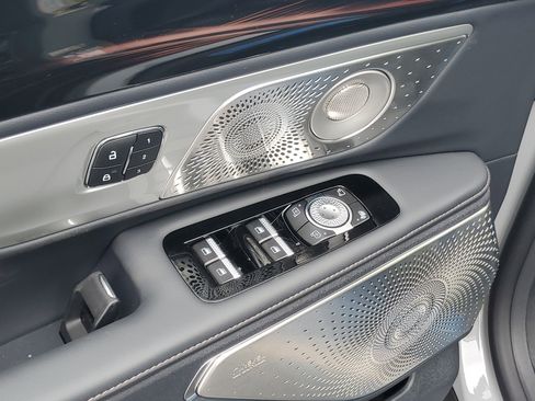 New 2026 Lincoln Nautilus Reserve image 9