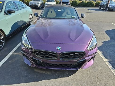 Used 2023 BMW Z4 M40i w/ Premium Package image 2