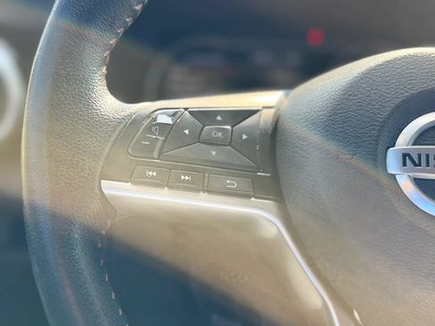 Used 2020 Nissan Versa SR FWD image 26