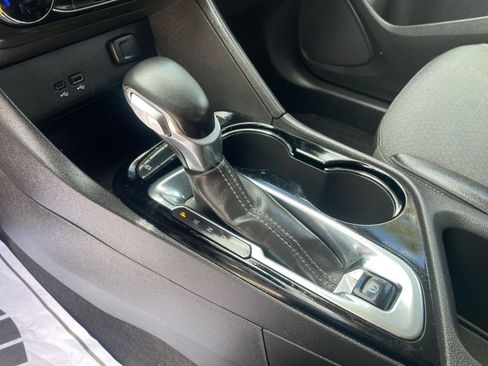 Used 2025 Buick Encore GX Preferred image 42