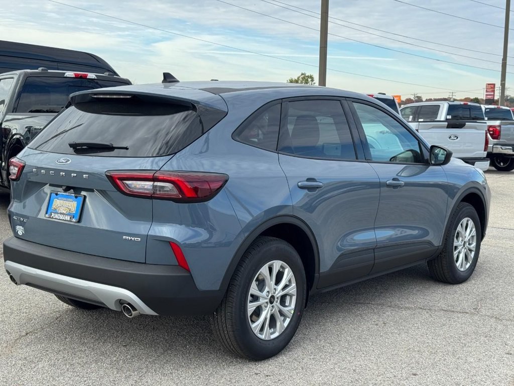 Used 2026 Ford Escape Active w/ Cold Weather Package AWD/4WD image 3