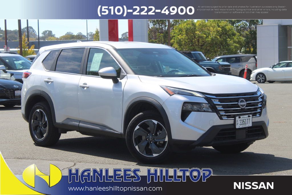Used 2025 Nissan Rogue SV AWD/4WD image 1