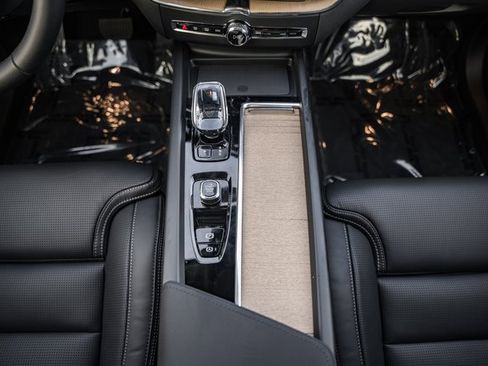 New 2026 Volvo XC60 B5 Ultra w/ Protection Package Premier image 27