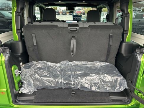 Used 2025 Jeep Wrangler Sport image 17
