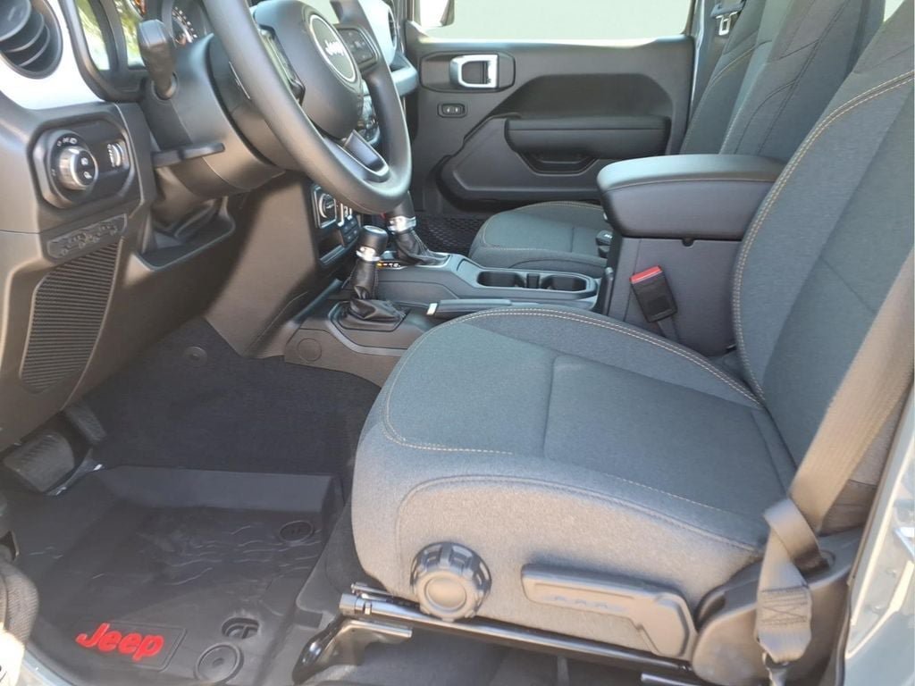New 2026 Jeep Gladiator Sport AWD/4WD image 16