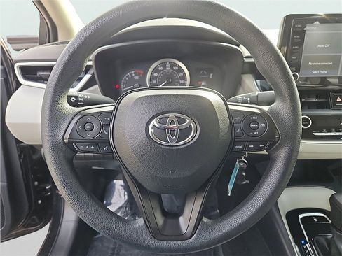 Used 2022 Toyota Corolla LE image 22