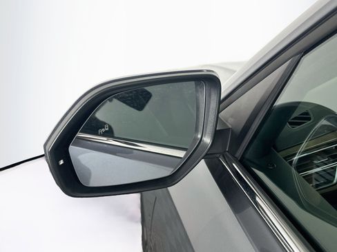 Used 2025 Volkswagen Atlas SE FWD image 16