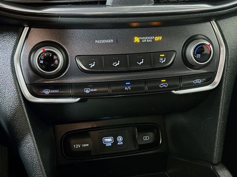 Used 2020 Hyundai Santa Fe SE image 15