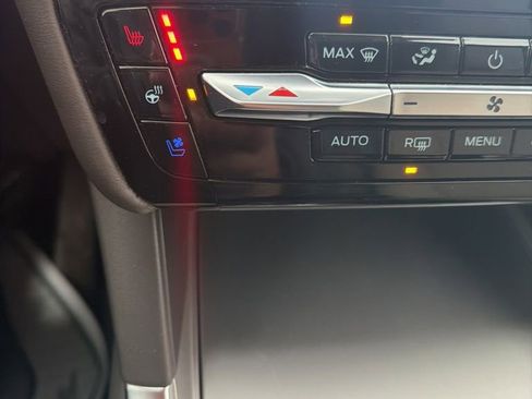 Used 2022 Ford Explorer Platinum w/ Equipment Group 601A image 8