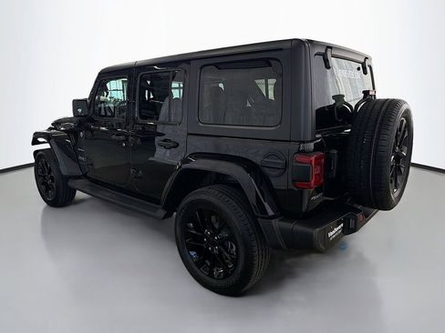 Used 2023 Jeep Wrangler Unlimited Sahara w/ Cold Weather Group AWD/4WD image 7