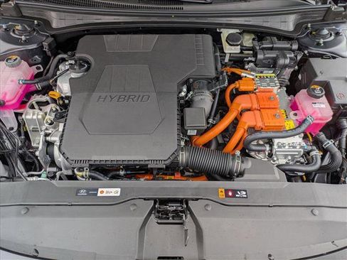 New 2025 Hyundai Elantra SEL image 17