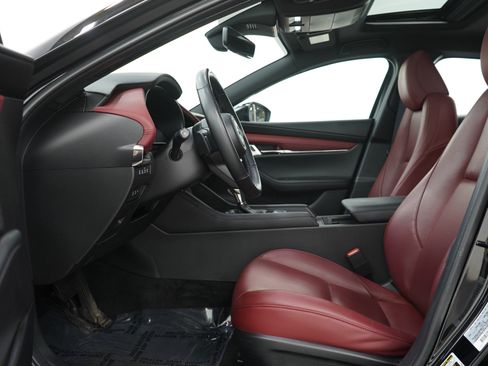 Used 2023 MAZDA MAZDA3 Hatchback w/Premium Plus Pkg image 17