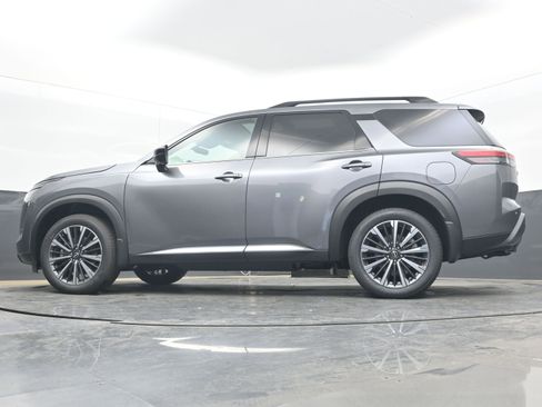 New 2026 Nissan Pathfinder Platinum FWD image 28