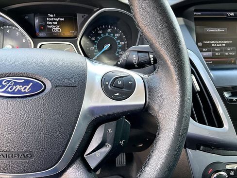 Used 2013 Ford Focus Titanium FWD image 25