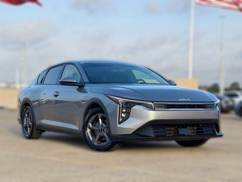 Used 2025 Kia K4 FWD image 2