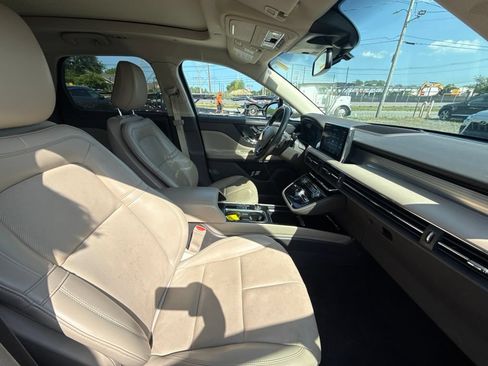 Used 2021 Lincoln Corsair AWD w/ Premium Package image 20