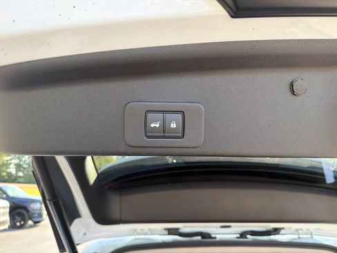 Used 2025 Nissan Murano SL AWD/4WD image 12