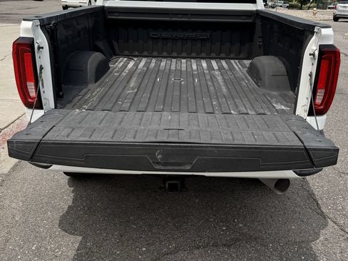 Used 2021 GMC Sierra 2500 Denali w/ Denali Ultimate Package AWD/4WD image 10