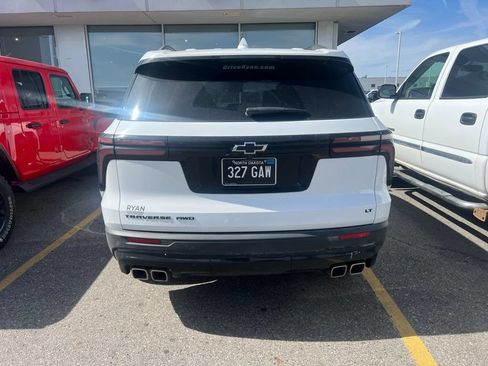 Used 2024 Chevrolet Traverse LT w/ Midnight/Sport Edition AWD/4WD image 5