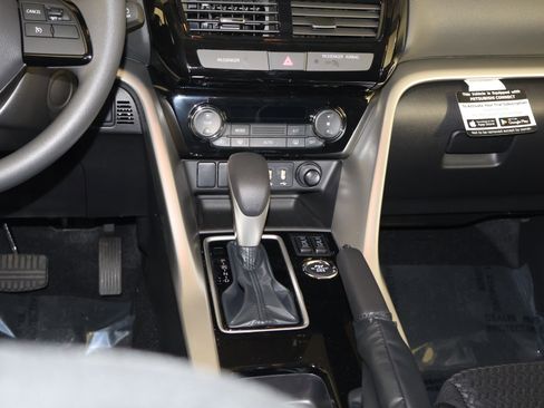 New 2026 Mitsubishi Eclipse Cross LE image 13