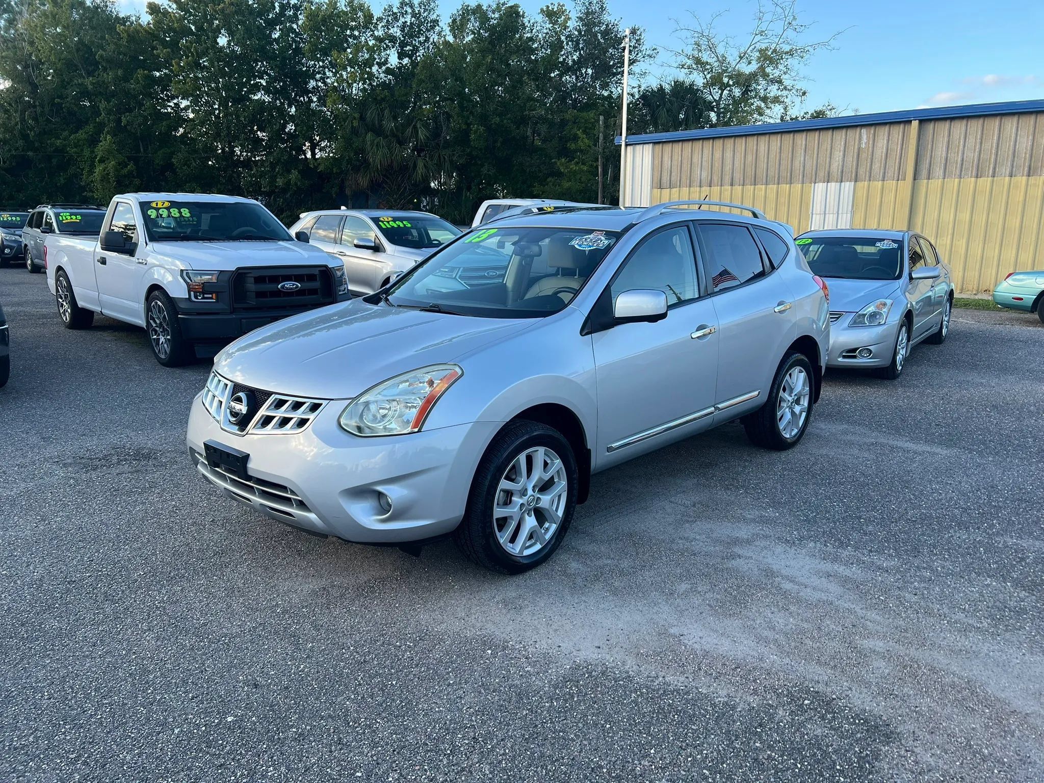 Used 2013 Nissan Rogue SL FWD image 2