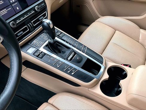 Used 2020 Porsche Macan S image 17