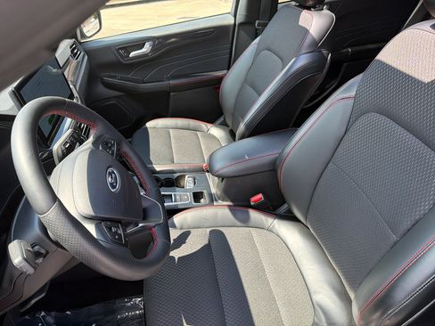 Used 2025 Ford Escape ST-Line w/ Tech Pack #1 FWD image 13