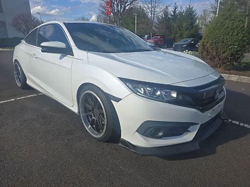 Used 2018 Honda Civic EX-T image 3