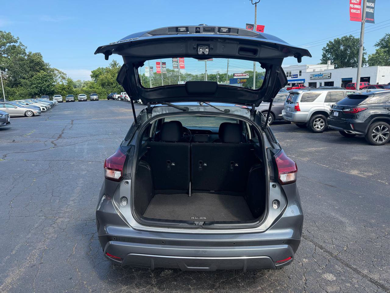 Used 2023 Nissan Kicks S FWD image 13