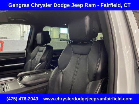 Certified 2024 Jeep Wagoneer Series III AWD/4WD image 8